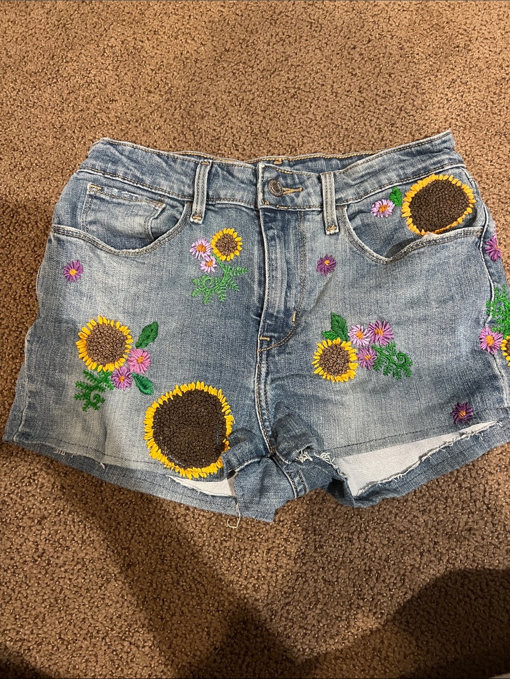 Upcycled women’s Levi shorts embroidered flowers sunflowers 24